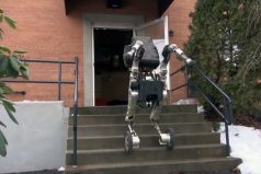 Необычный робот от Boston Dynamics передвигается как атлет мирового класса