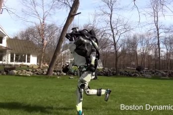 Видео: Boston Dynamics продолжают удивлять возможностями своих роботов
